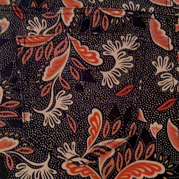 H&M Size 4 Peacock Patterned Cuffed Shorts Of Navy Blue Dusty Coral White Yellow - Picture 11 of 12